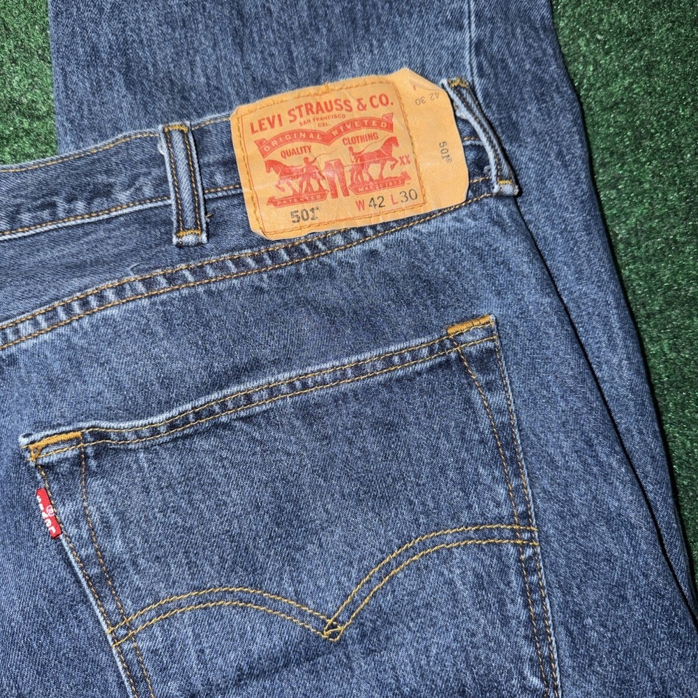Vintage Levis 501 Button Fly Blue Jeans‎ Men's 42x30 Regular Fit Y2K Style 106